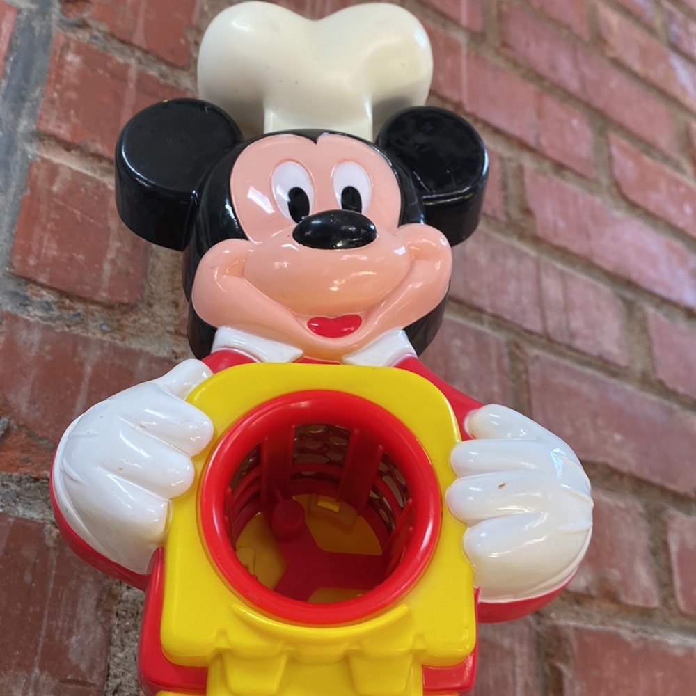 Vintage Mickey Mouse snow cone shaved ice maker - Picture 3 of 9